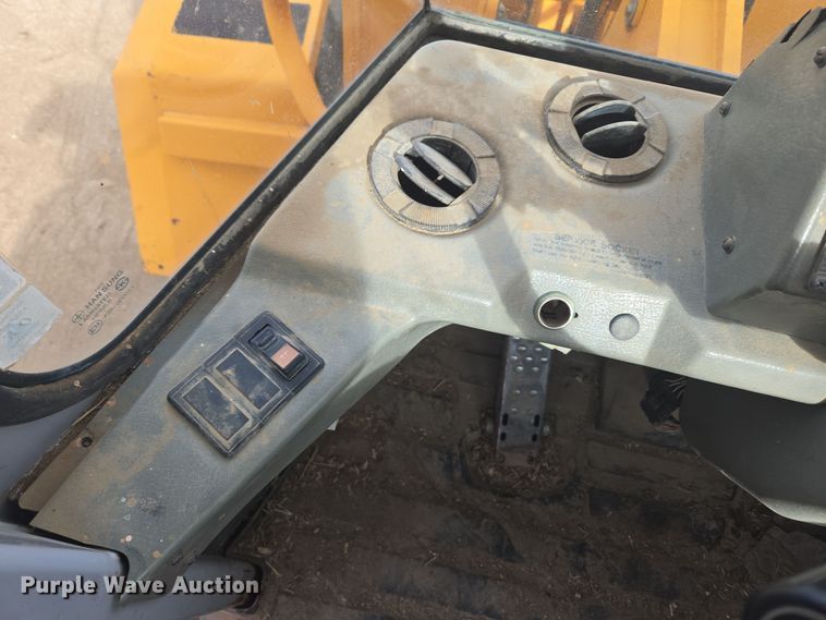 image for item DT7022 2002 Hyundai HL730XTD-3 wheel loader