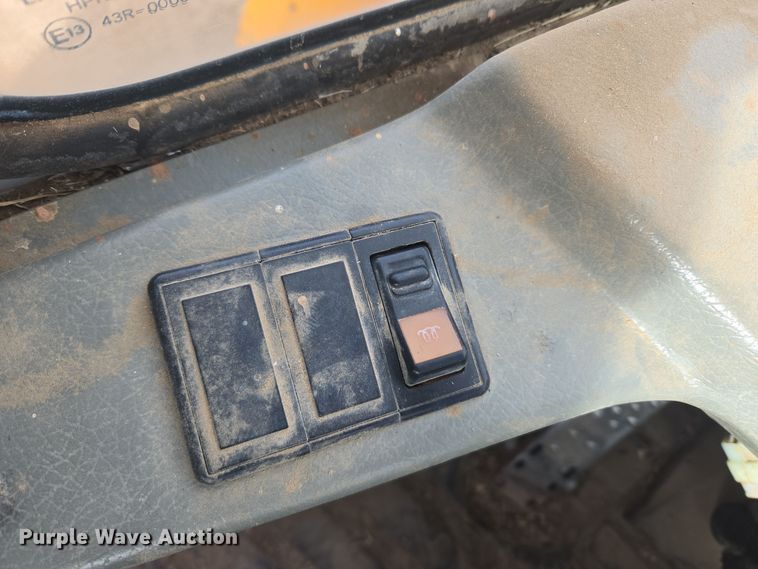 image for item DT7022 2002 Hyundai HL730XTD-3 wheel loader