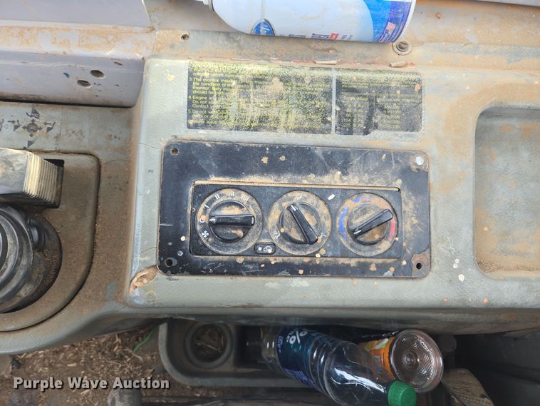 image for item DT7022 2002 Hyundai HL730XTD-3 wheel loader