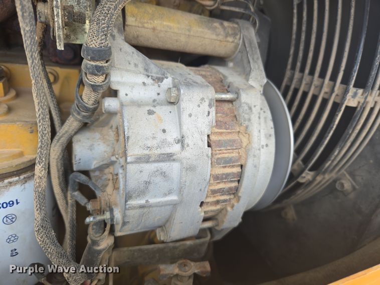 image for item DT7022 2002 Hyundai HL730XTD-3 wheel loader