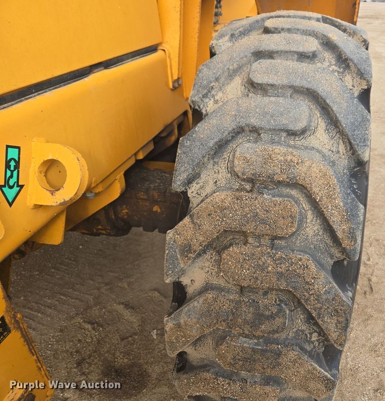 image for item DT7022 2002 Hyundai HL730XTD-3 wheel loader