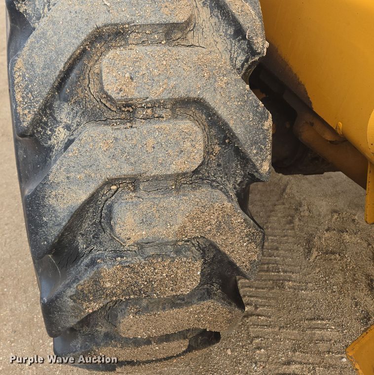 image for item DT7022 2002 Hyundai HL730XTD-3 wheel loader