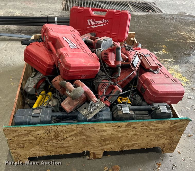 image for item DW2393 Tools