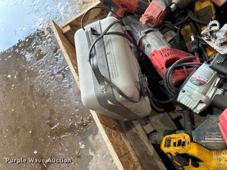 image for item DW2393 Tools