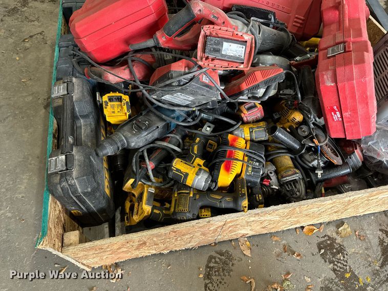 image for item DW2393 Tools