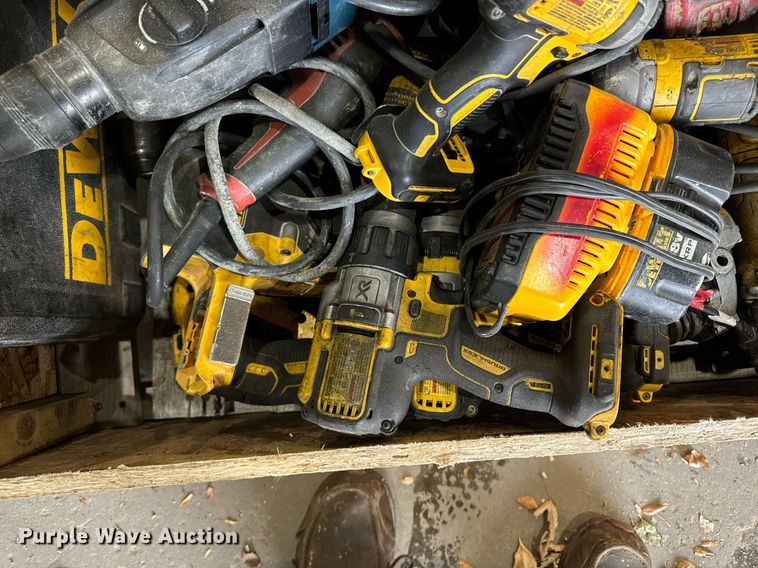 image for item DW2393 Tools