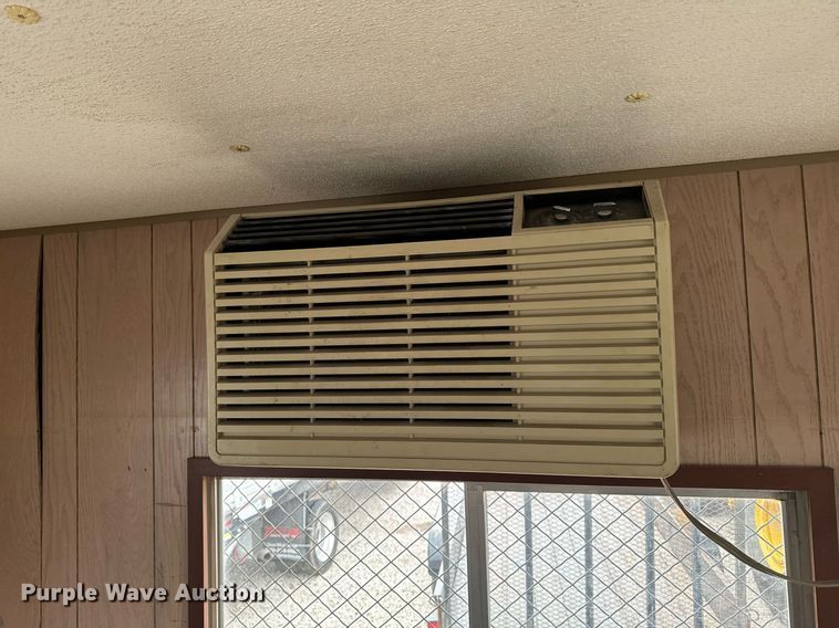 image for item DW2394 1990 MFEI MF1036 office trailer 