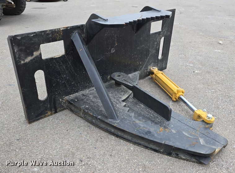image for item DW3041 Skid steer attachments