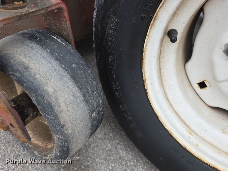 image for item DW3043 Toro Groundsmaster 328-D lawn mower