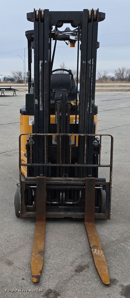 image for item DW3044 Landoll B40-IC forklift