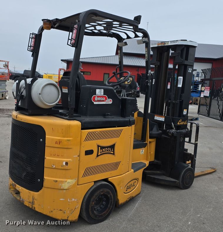 image for item DW3044 Landoll B40-IC forklift