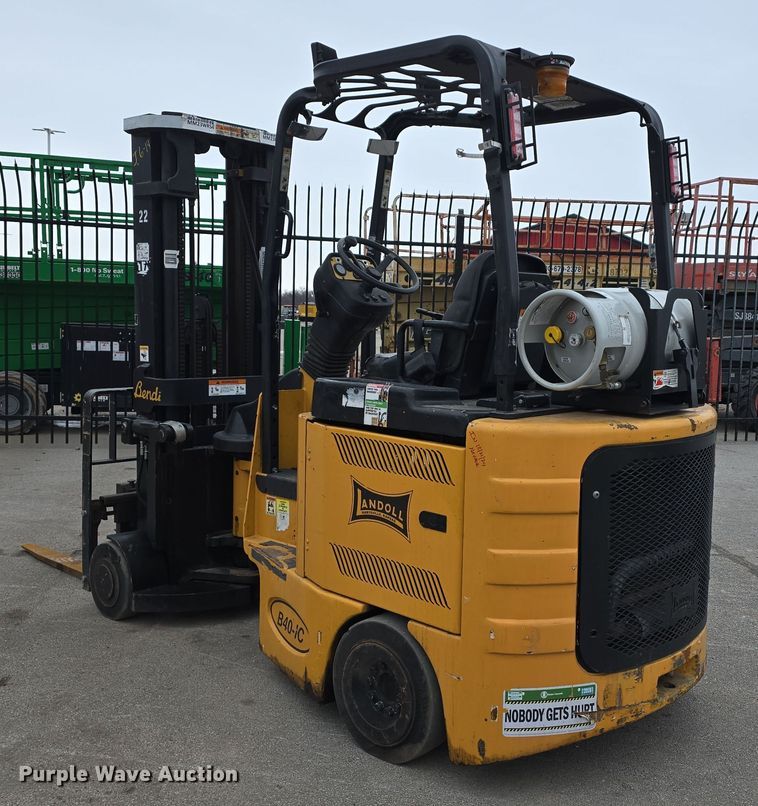 image for item DW3044 Landoll B40-IC forklift