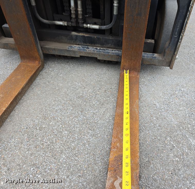 image for item DW3044 Landoll B40-IC forklift