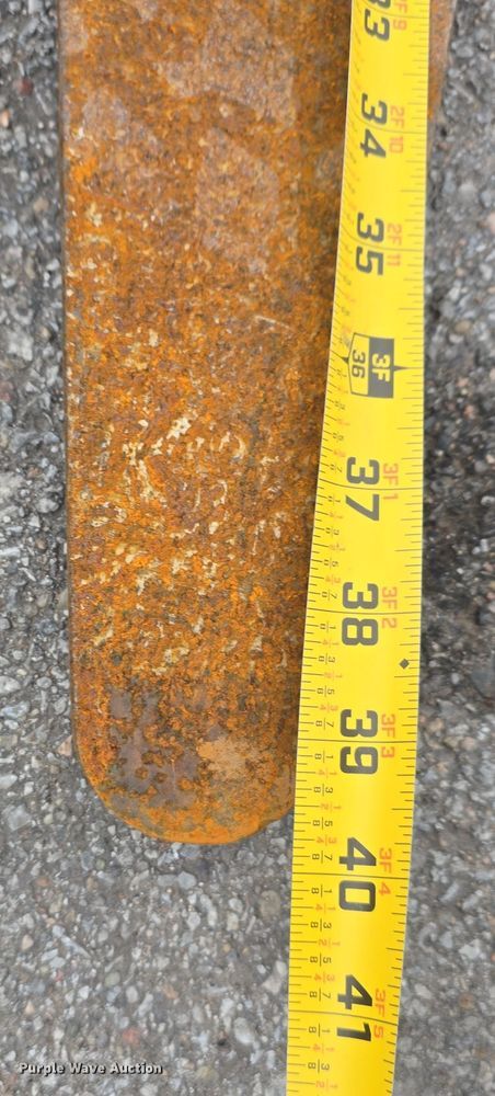 image for item DW3044 Landoll B40-IC forklift