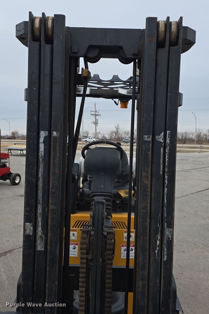 image for item DW3044 Landoll B40-IC forklift