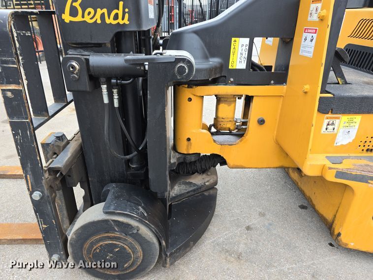 image for item DW3044 Landoll B40-IC forklift