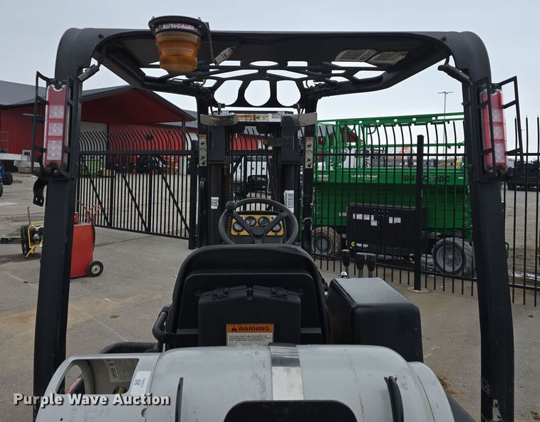 image for item DW3044 Landoll B40-IC forklift