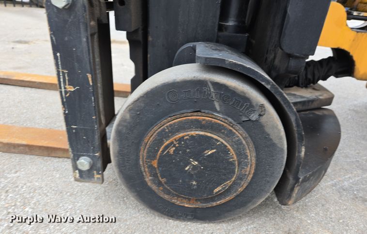 image for item DW3044 Landoll B40-IC forklift