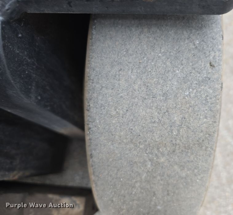 image for item DW3044 Landoll B40-IC forklift