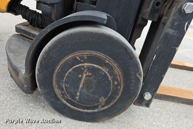 image for item DW3044 Landoll B40-IC forklift