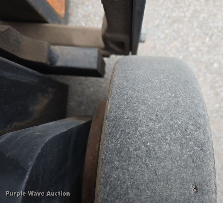 image for item DW3044 Landoll B40-IC forklift