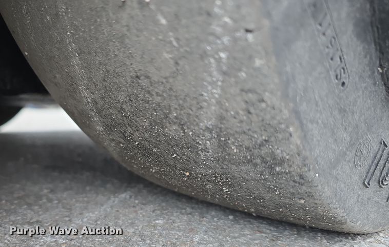 image for item DW3044 Landoll B40-IC forklift