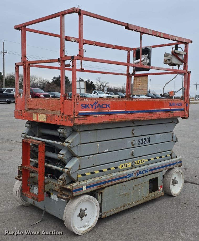 image for item DW3049 2008 Skyjack SJIII 4632 scissor lift