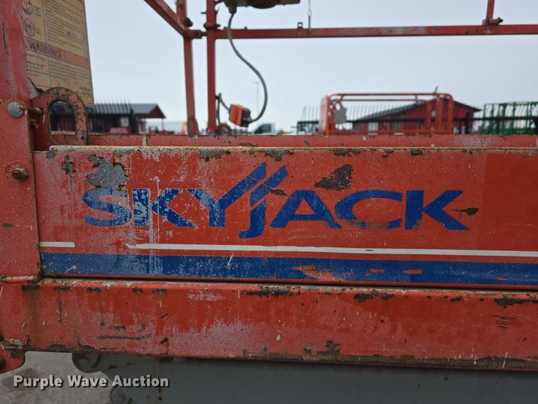 image for item DW3049 2008 Skyjack SJIII 4632 scissor lift