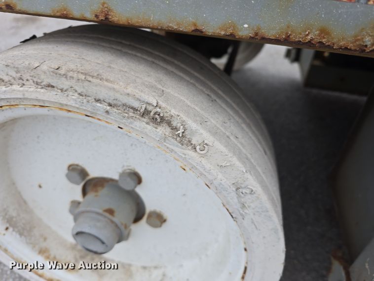 image for item DW3049 2008 Skyjack SJIII 4632 scissor lift