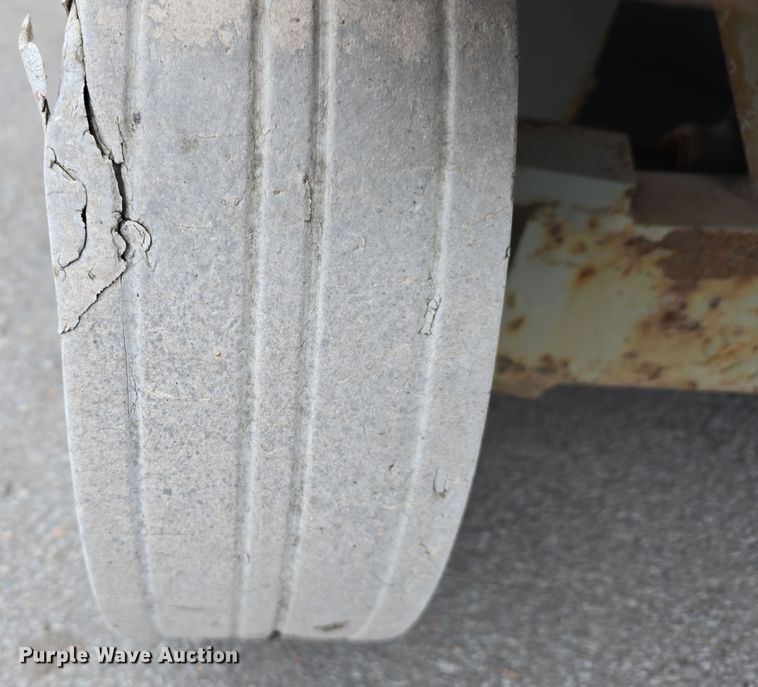 image for item DW3049 2008 Skyjack SJIII 4632 scissor lift