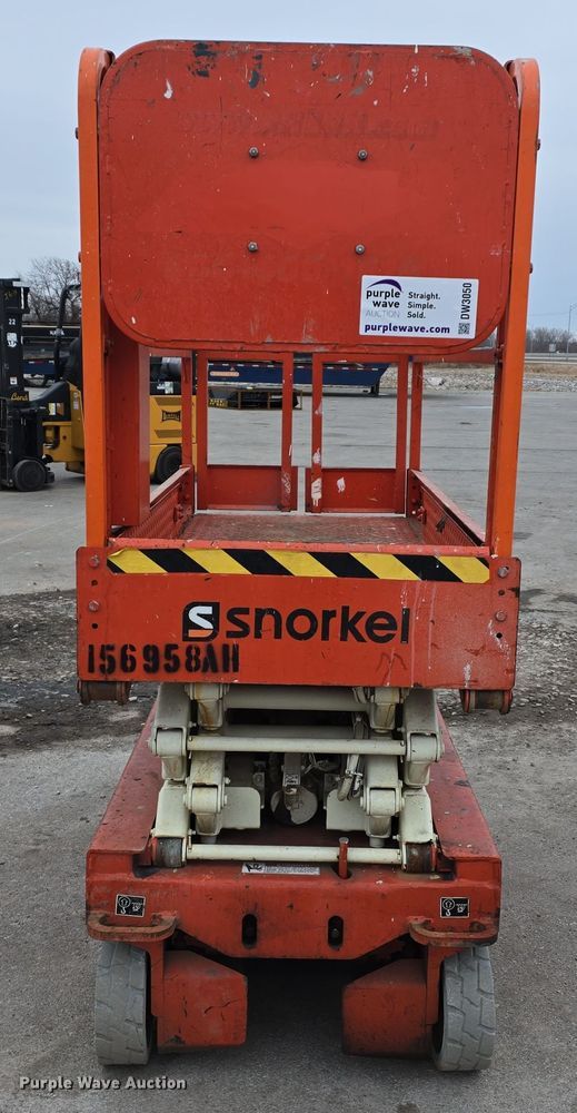 image for item DW3050 2015 Snorkel S3219E scissor lift