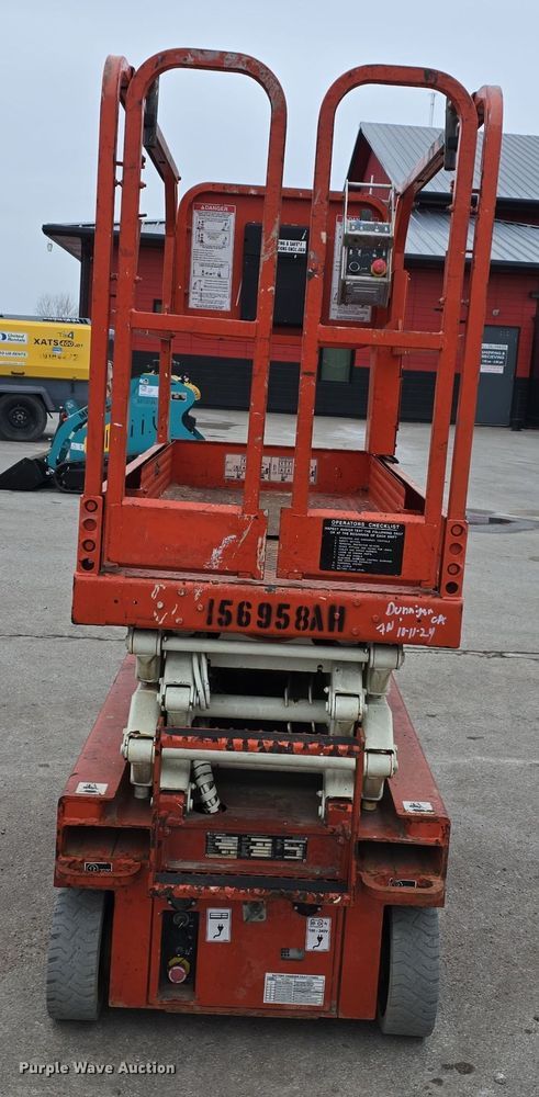 image for item DW3050 2015 Snorkel S3219E scissor lift