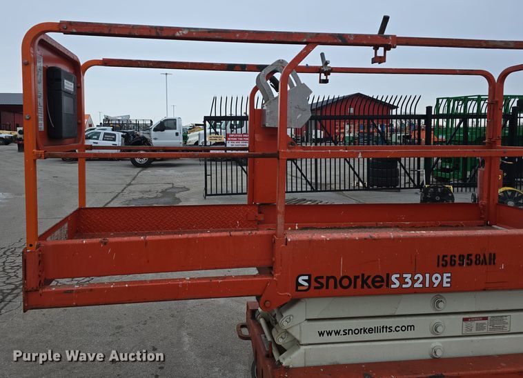image for item DW3050 2015 Snorkel S3219E scissor lift