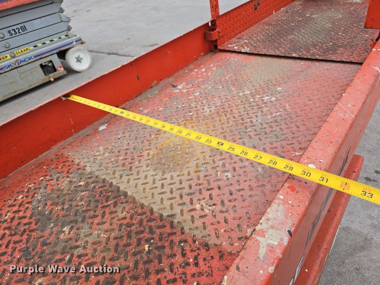 image for item DW3050 2015 Snorkel S3219E scissor lift