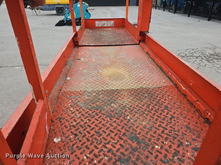 image for item DW3050 2015 Snorkel S3219E scissor lift