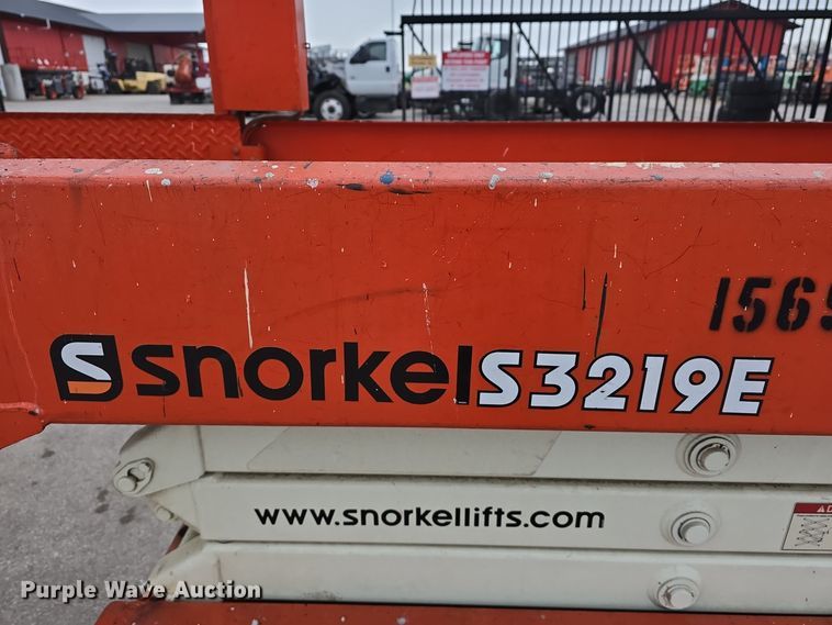 image for item DW3050 2015 Snorkel S3219E scissor lift