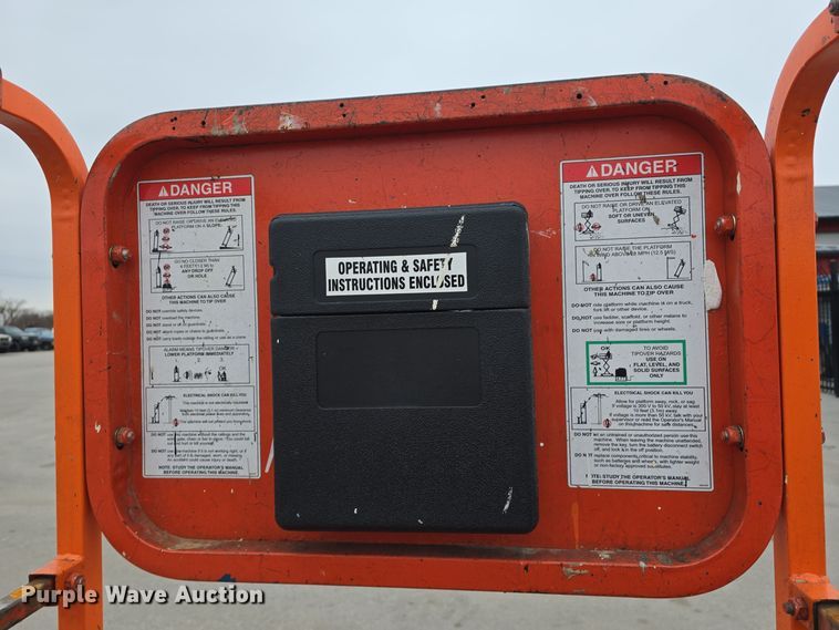 image for item DW3050 2015 Snorkel S3219E scissor lift