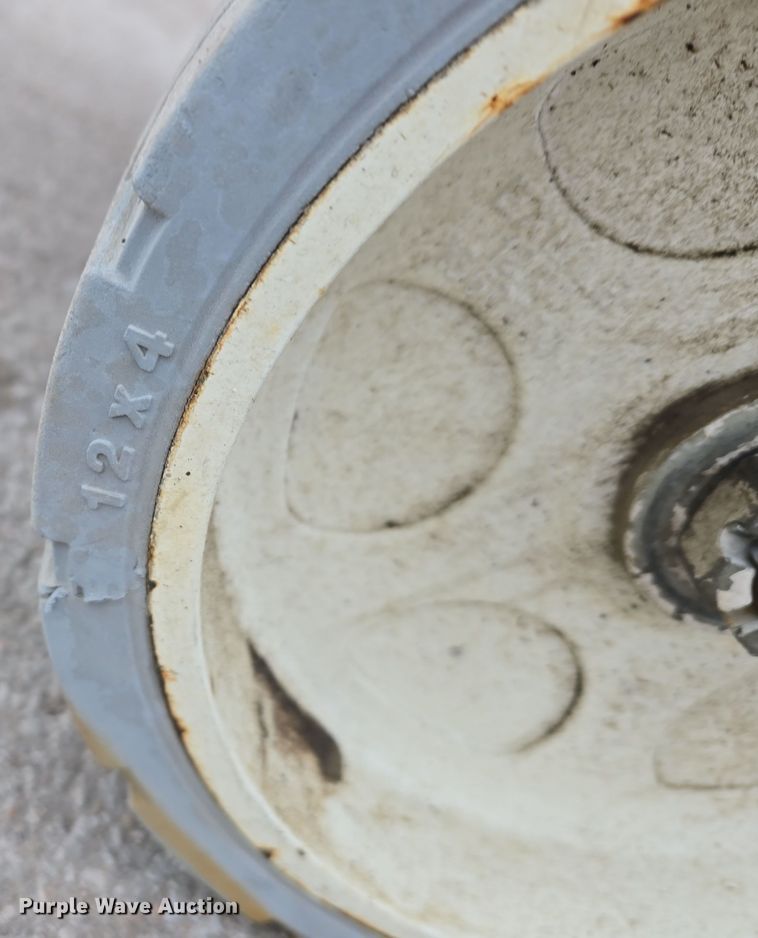 image for item DW3050 2015 Snorkel S3219E scissor lift