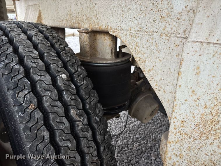 image for item EE0008 2007 Ranch Mfg end dump trailer