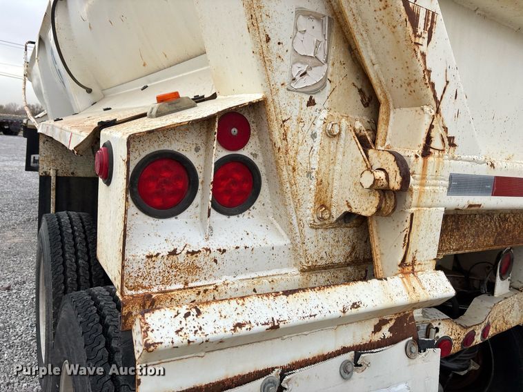 image for item EE0008 2007 Ranch Mfg end dump trailer