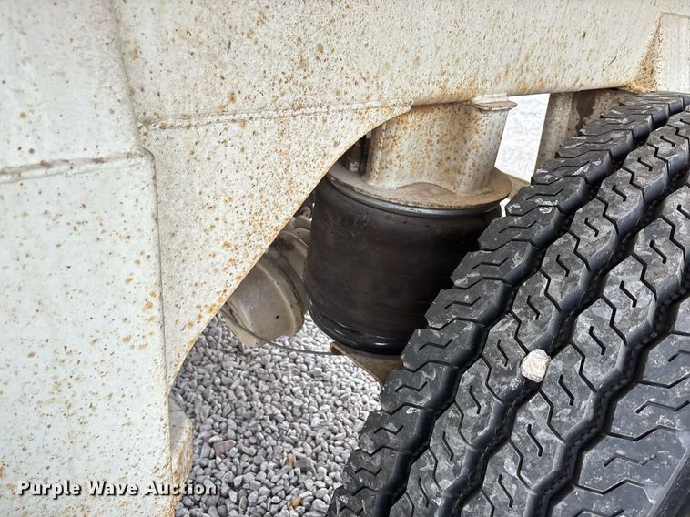 image for item EE0008 2007 Ranch Mfg end dump trailer