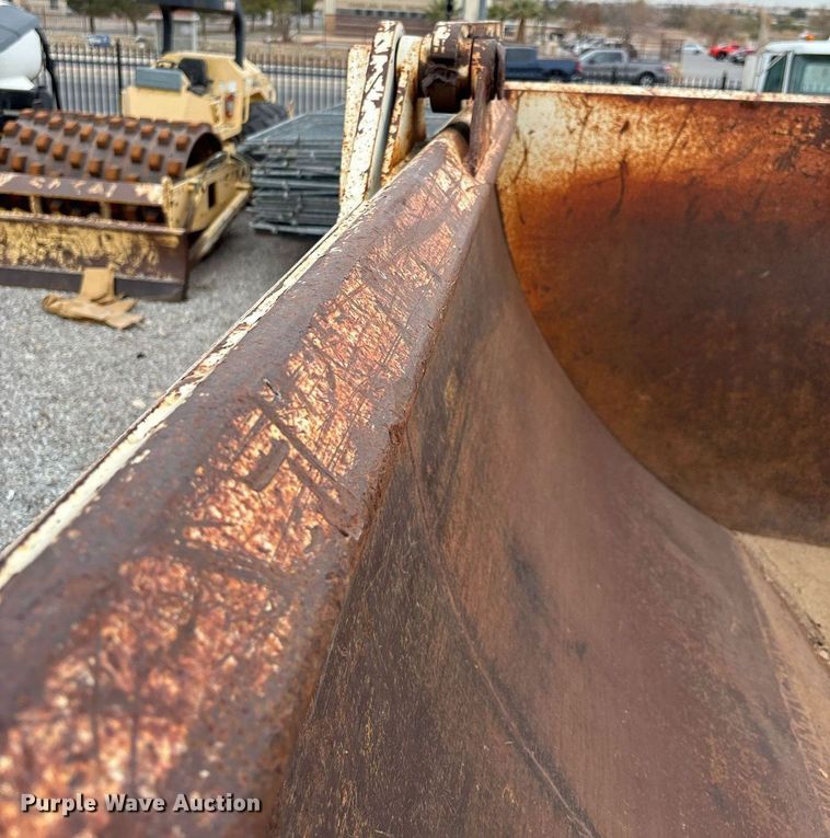 image for item EE0008 2007 Ranch Mfg end dump trailer