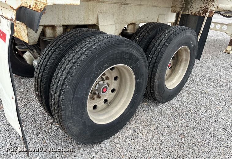 image for item EE0008 2007 Ranch Mfg end dump trailer