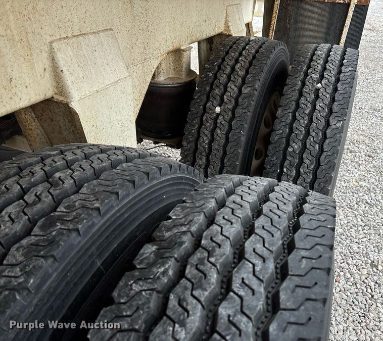 image for item EE0008 2007 Ranch Mfg end dump trailer