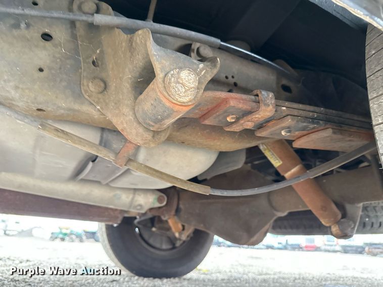 image for item EG2328 2008 Ford E350 Super Duty van with bucket lift