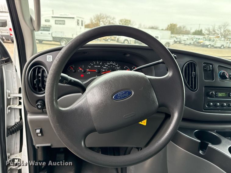 image for item EG2328 2008 Ford E350 Super Duty van with bucket lift