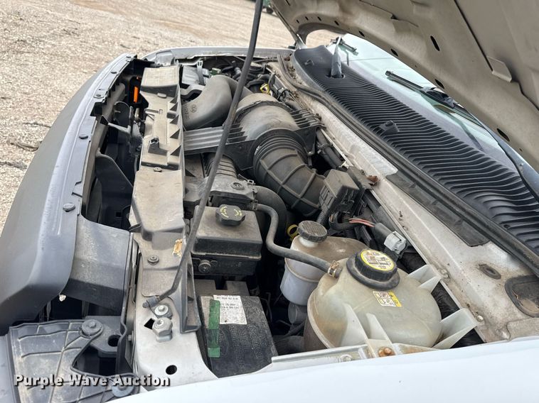 image for item EG2328 2008 Ford E350 Super Duty van with bucket lift