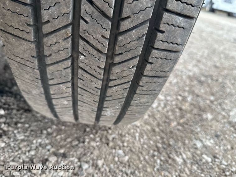 image for item EG2328 2008 Ford E350 Super Duty van with bucket lift