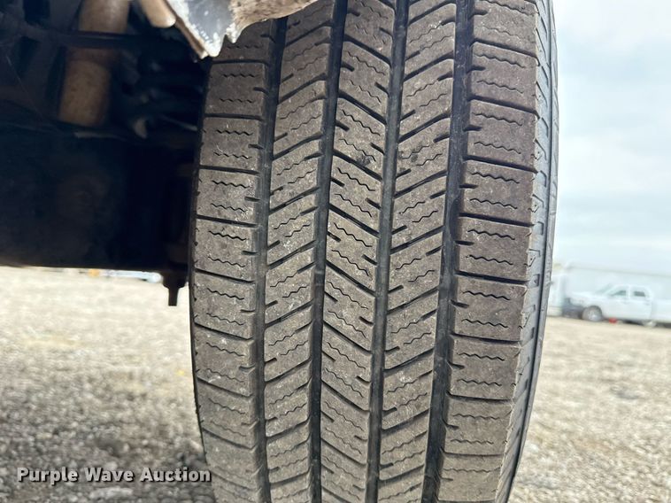 image for item EG2328 2008 Ford E350 Super Duty van with bucket lift