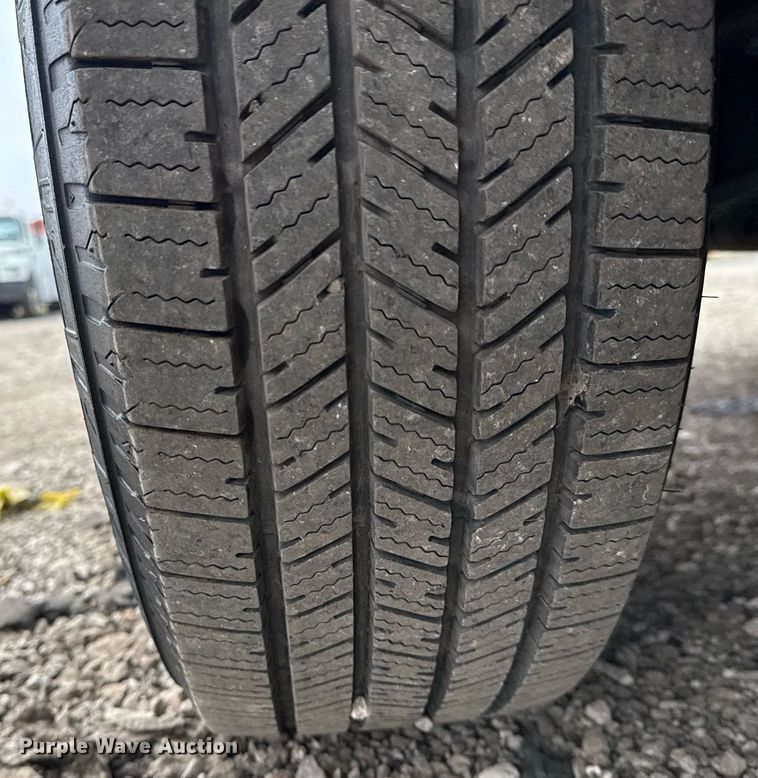 image for item EG2328 2008 Ford E350 Super Duty van with bucket lift